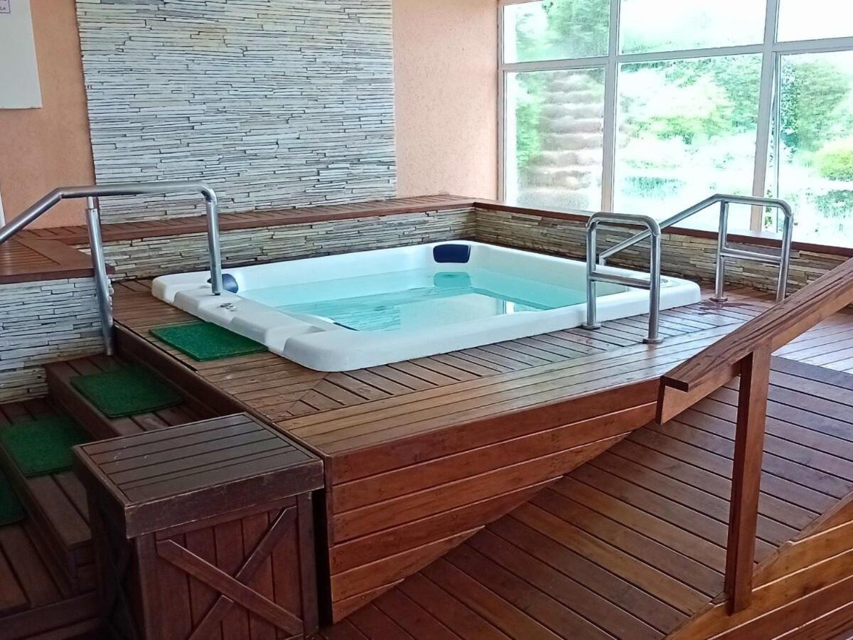 Apartamento No Residencial Village No Centro De Gramado, Com Piscina Aquecida E Hidromassagem Exterior foto